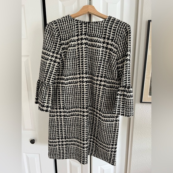 Zara Dresses & Skirts - 🌸NWOT🌸
Zara houndstooth dress, size M.